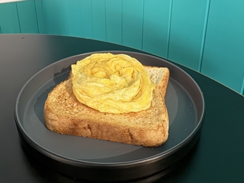 Kids Scrambled Eggs on toast