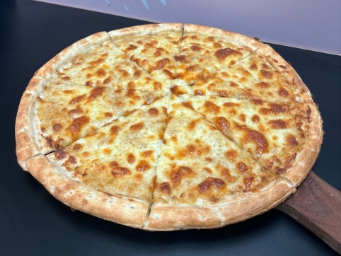 Garlic & Cheese Pizza